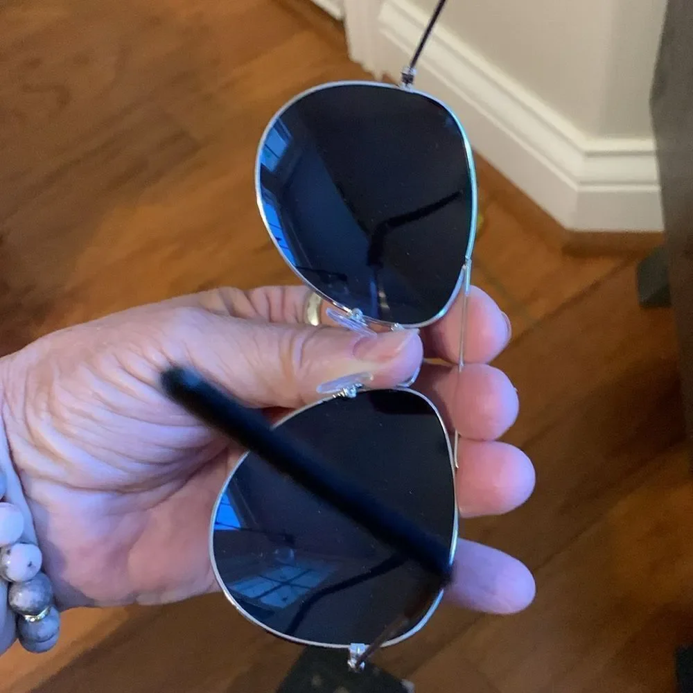 Ensarjoe Men's sunglasses.